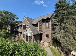 1140 Tanyard Ln, Hidden Valley, PA 15502
