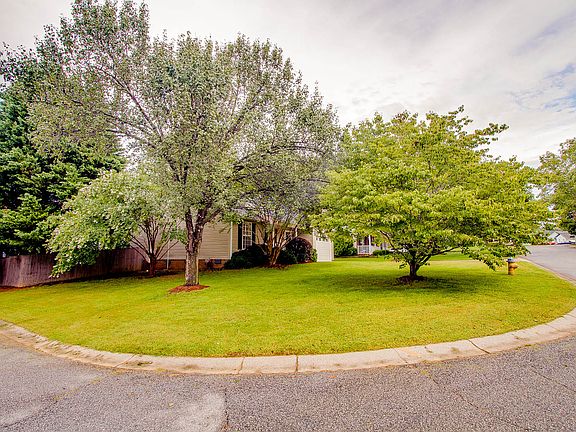 5th image of 114 Twin Falls Dr