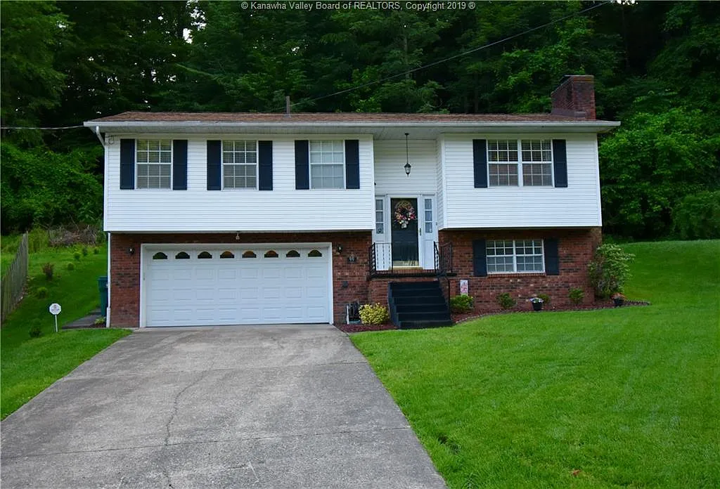 99 Oakmont Dr photo 1