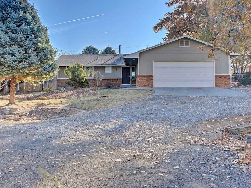 1st image of 526 Oriole Dr
