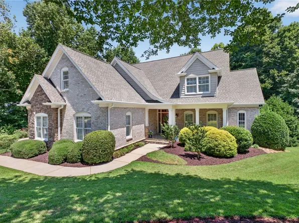 101 Breton Dr, Greer, SC 29650