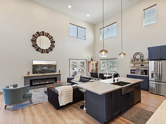 5th image of 1215 Valley View Dr
