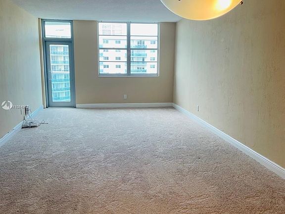 3rd image of 19390 Collins Ave APT 1514