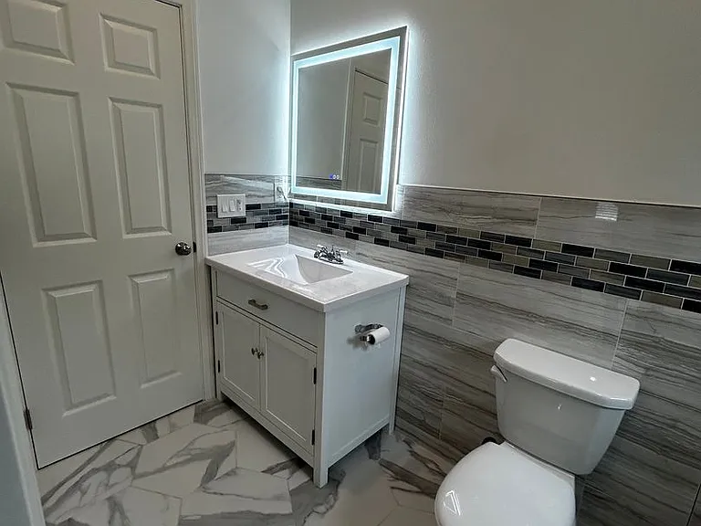 306 N Pine St #1/2 — Photo 10