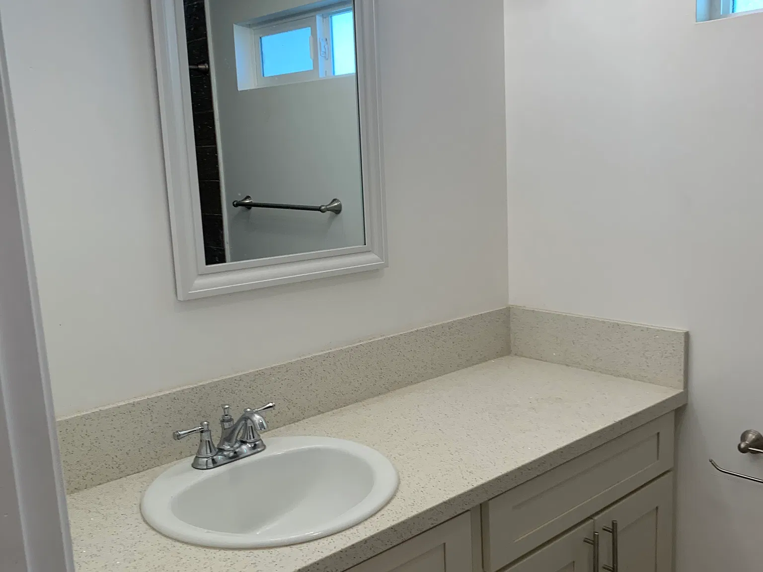 2 bed, 800 sqft, $2,299 — Photo 2