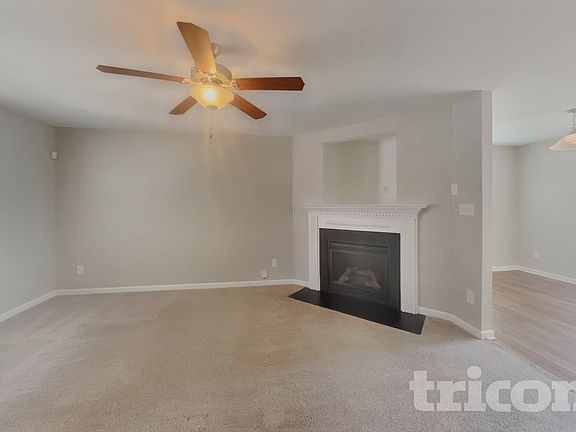 3rd image of 2809 Erinridge Rd
