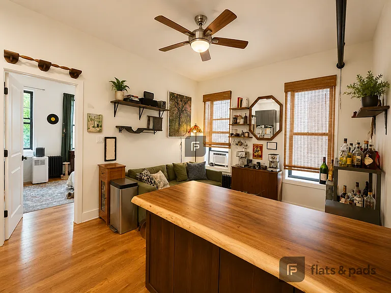 1689 Carroll St #1F — Photo 2