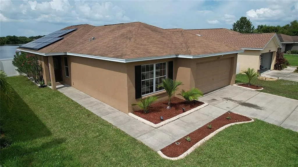 4 bed, 2.0 bath, 1688 sqft, $2,800 — Photo 4