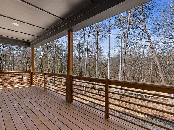 5th image of 649 Canterbury Rd