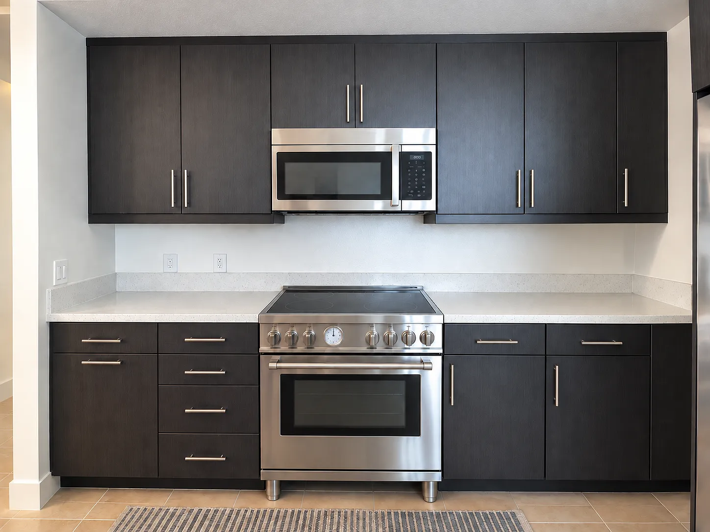 3 bed, 1328 sqft, $5,400 — Photo 3