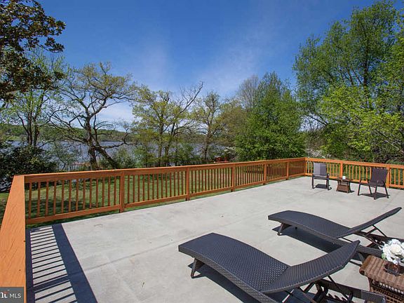 2nd image of 21 Aquia Crest Ln