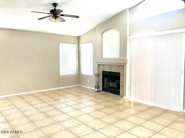7427 W Crest Ln — Photo 10