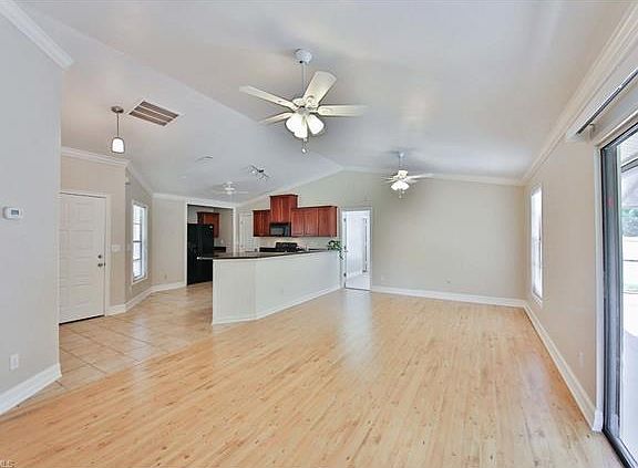 3rd image of 17290 Knight Dr