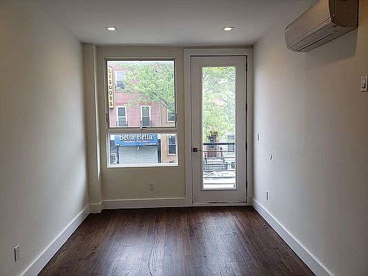 3rd image of 68 Palmetto St #2B