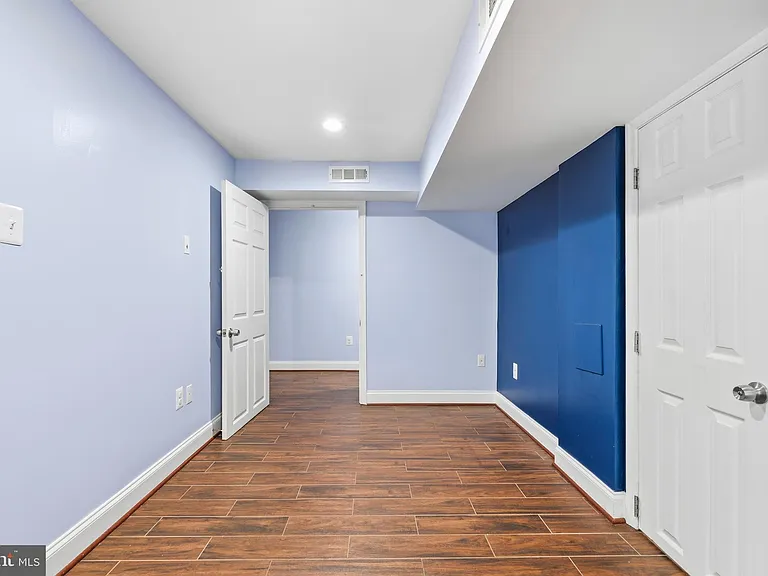 6410 Blarney Stone Ct — Photo 25