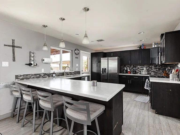 1624 S Parkside Dr — Photo 8