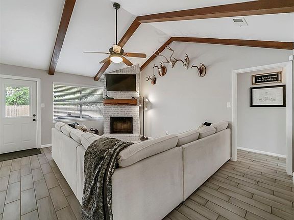 2nd image of 1503 Newport Blvd