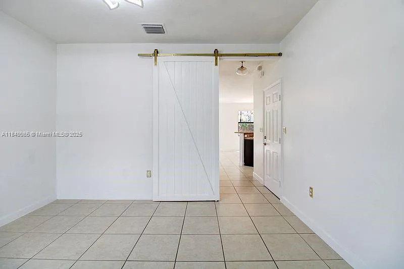 3 bed, 2.5 bath, 1656 sqft, $3,100 — Photo 4