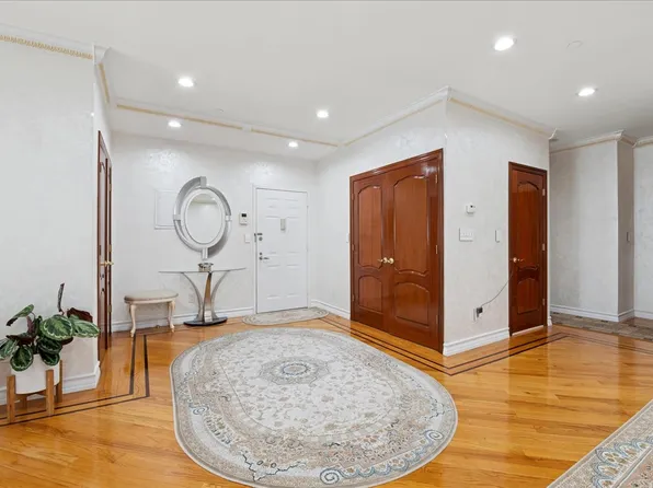 99-31 66th Avenue image 2 of 26