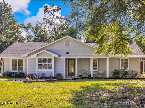 9321 Coconut Dr, Ocean Springs, MS 39564