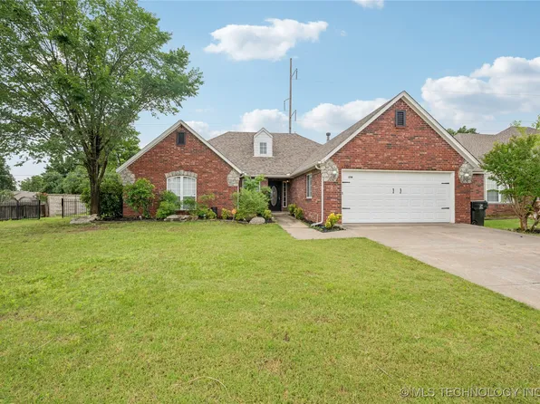 1701 W Durham St, Broken Arrow, OK 74011