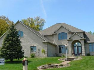 910 Kings Point Ct, Oneida, WI 54155