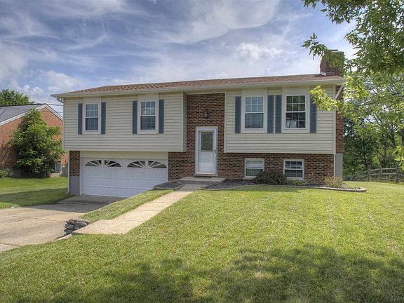 2nd image of 82 Carrie Way Dr