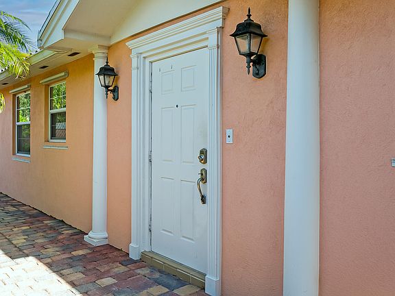 3rd image of 10465 SW Stratton Drive