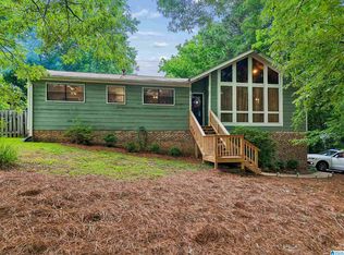 1031 Kings Forest Dr, Leeds, AL 35094