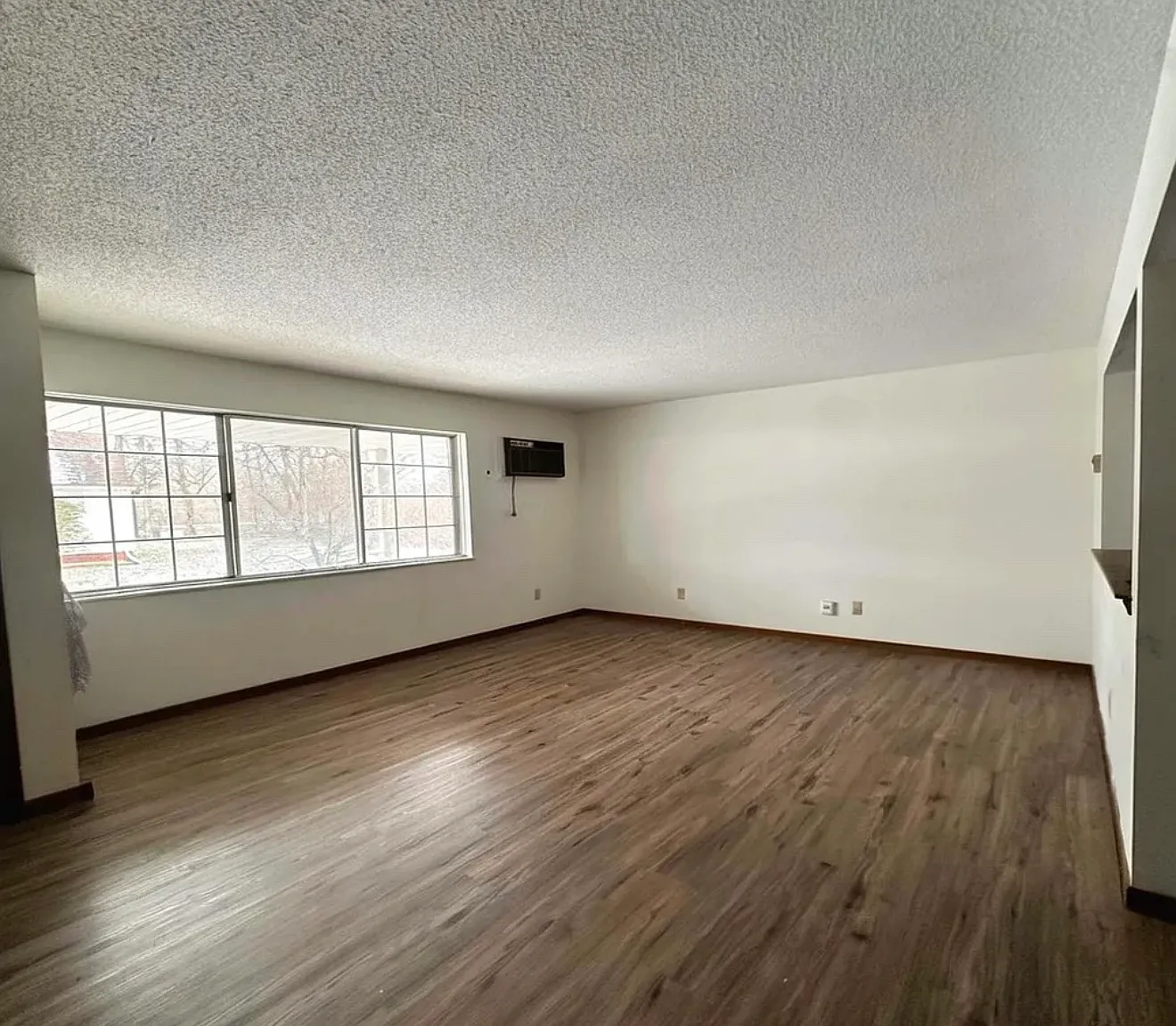 1 bed, 735 sqft, $950 — Photo 1