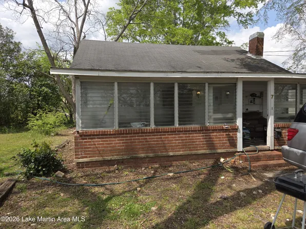 7 E 19th St, Lanett, AL 36863