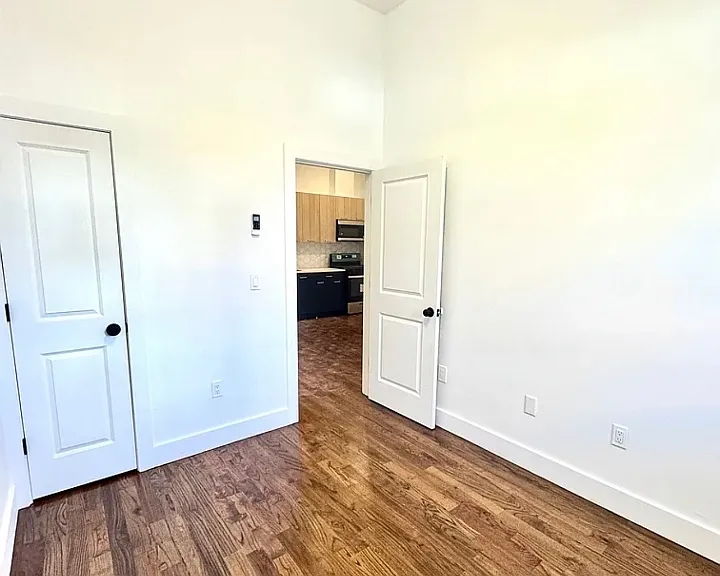 48 Bergen Ave #1A — Photo 6