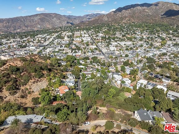 4th image of 7122 Highcliff Trl