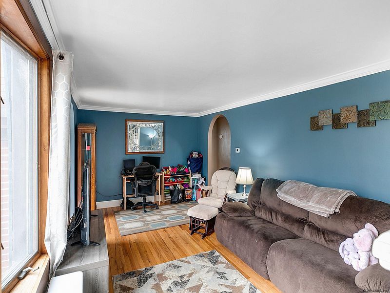 4th image of 3015 E LYDIUS Street