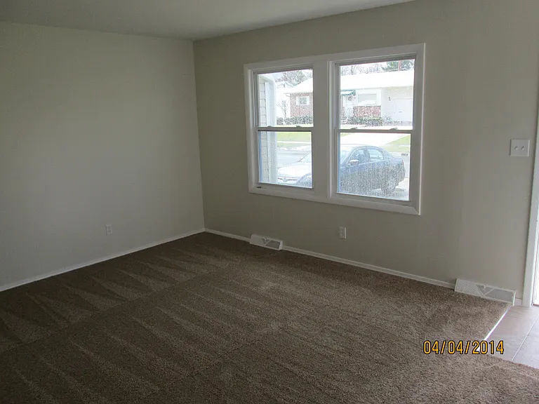 6042 Endicott Rd — Photo 4