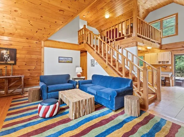 5451 River Road, Arlington, VT 05250