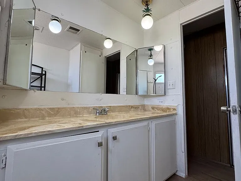 384 Moser — Photo 14