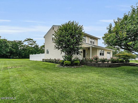3rd image of 179 Joline Avenue