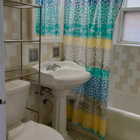 2144 S Harvey Ave #2E — Photo 12