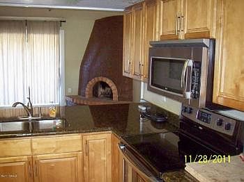 4th image of 10700 E Clinton St