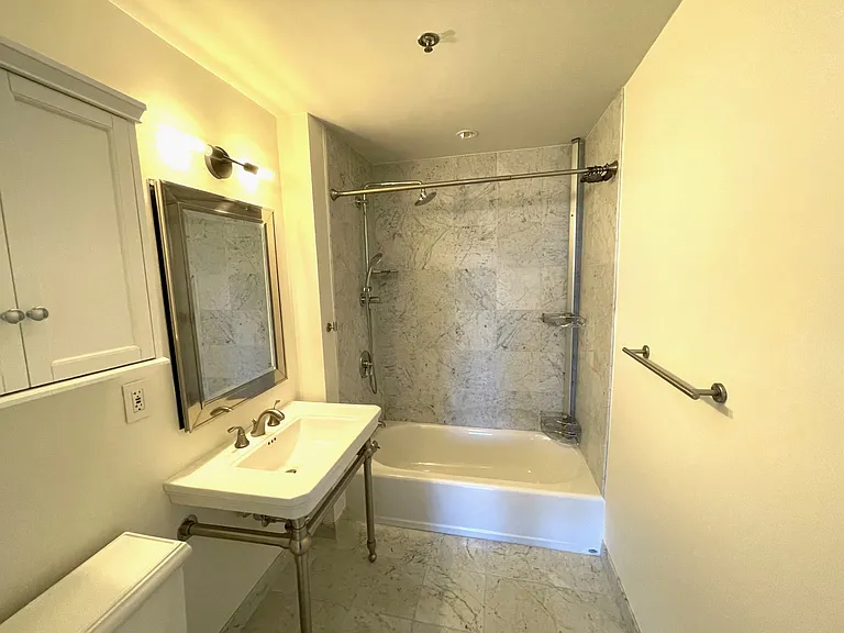 1597 Washington St #400 — Photo 11