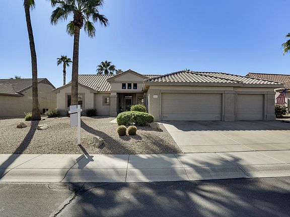 2nd image of 15531 W Oakridge Ct