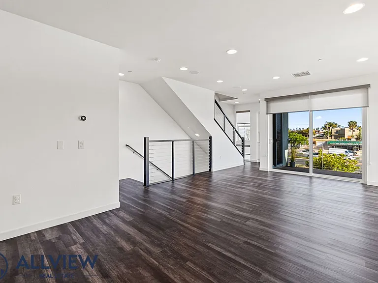 149 Mercer Way — Photo 12