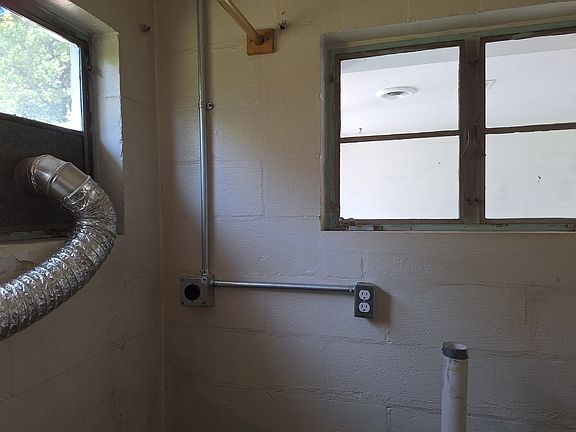 5th image of 2631 N Dunn St