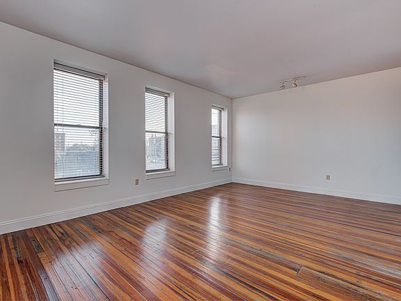 5th image of 919 N Pennsylvania St #302