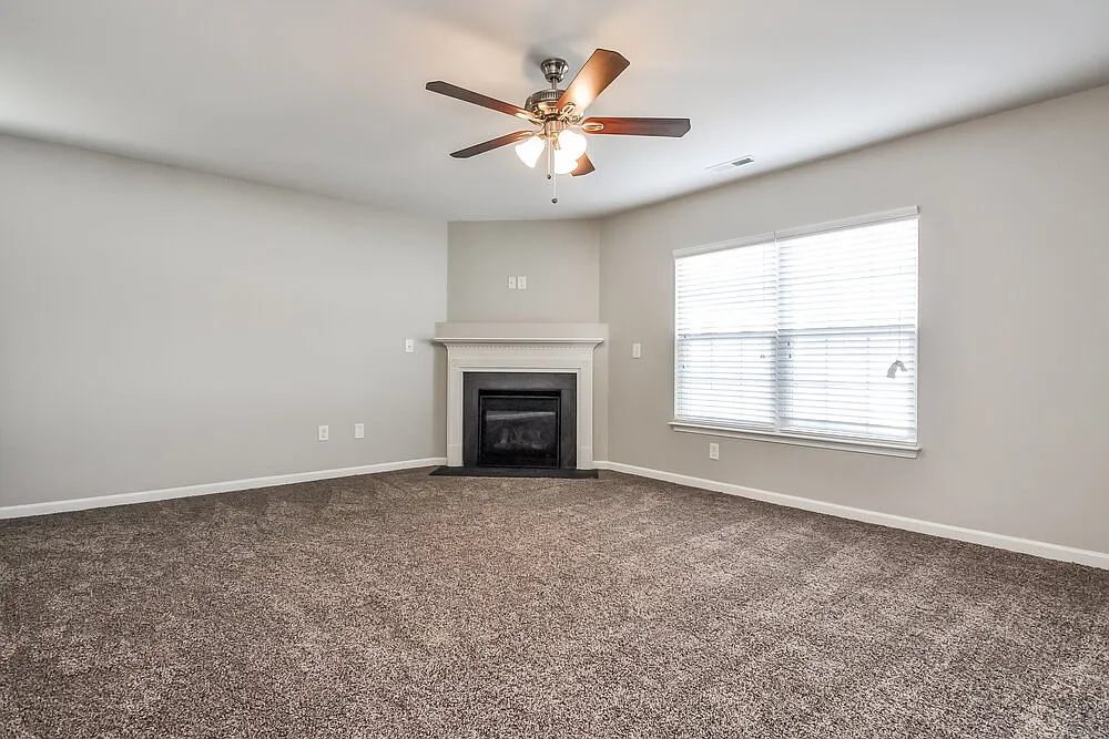 4 bed, 2.5 bath, 2229 sqft, $2,210 — Photo 2