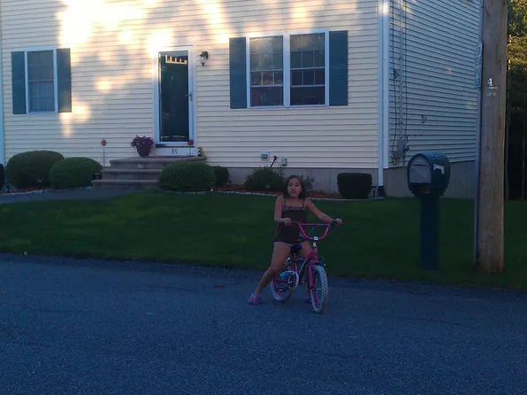 89 School Brook Rd, Fall River, MA 02720