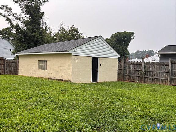 4th image of 2508 Robert Moore Cir