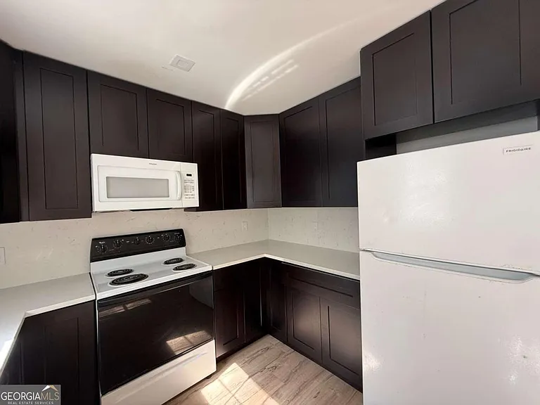 1100 Pineland Ave #7G — Photo 4
