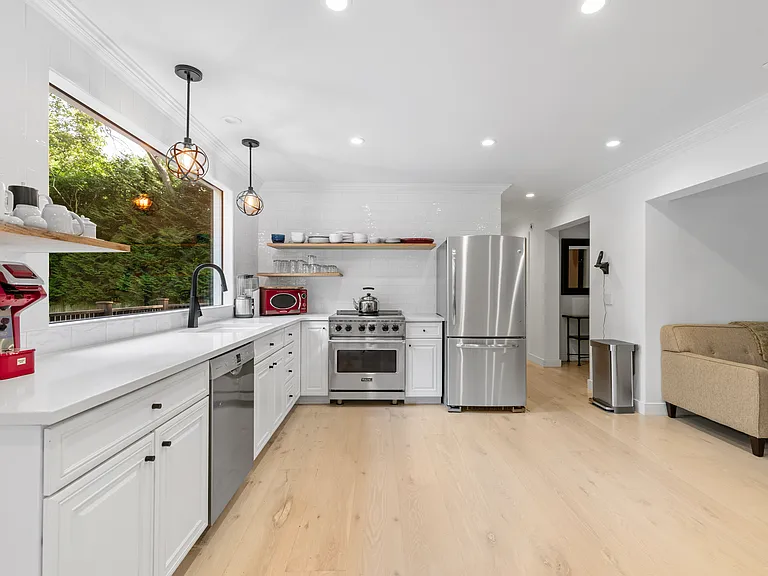 22 W Gate Rd — Photo 10